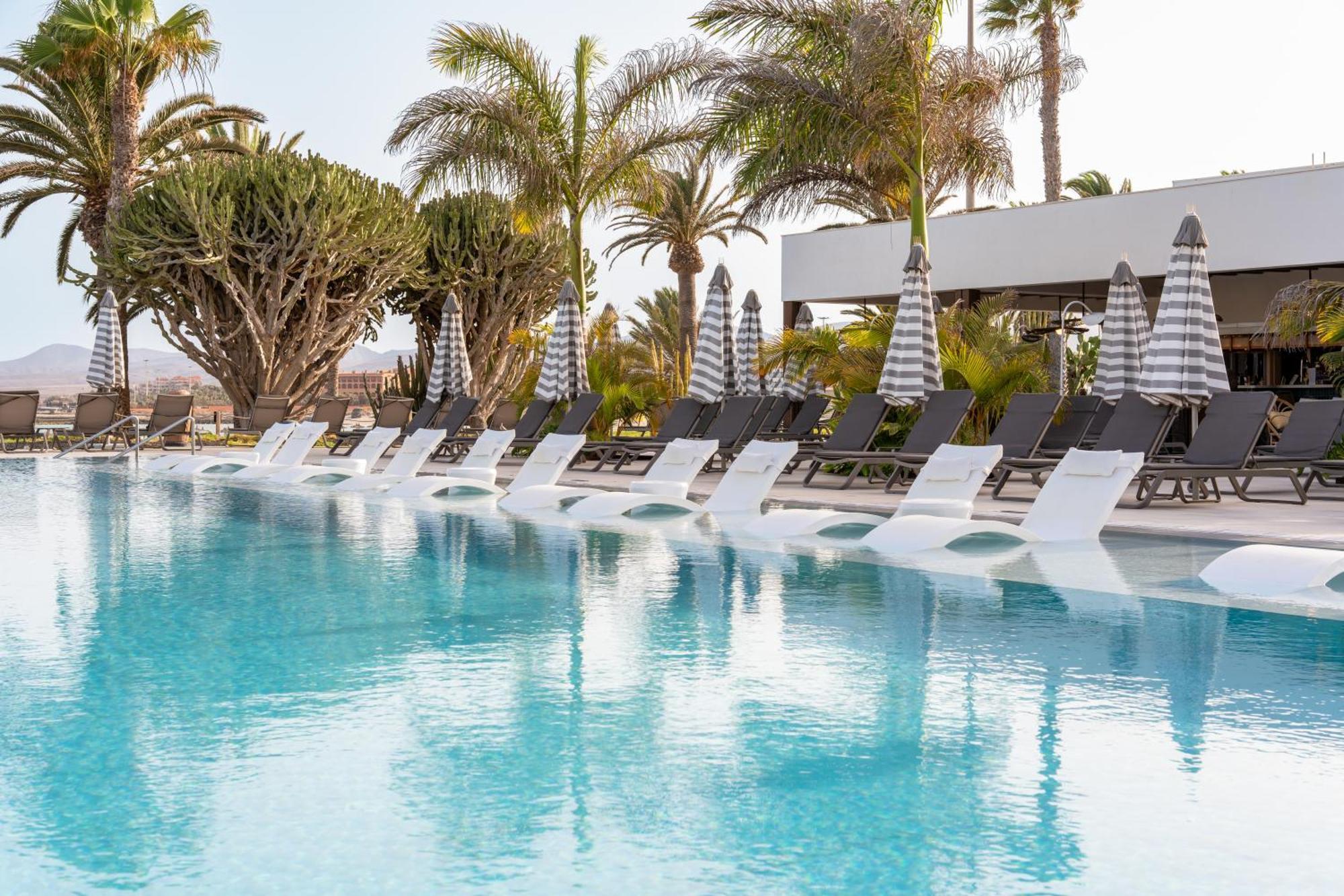 Отель Barcelo Fuerteventura Royal Level - Adults Only Калета-де-Фусте Экстерьер фото